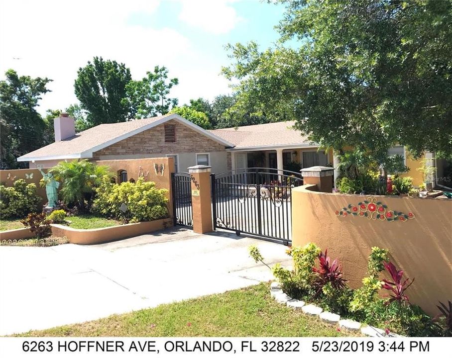 Recently Sold: $700,000 (8 beds, 5 baths, 4509 Square Feet)