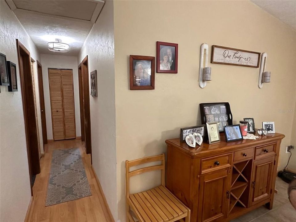 Vendido Recientemente: $349,900 (3 camas, 2 baños, 1712 Pies cuadrados)