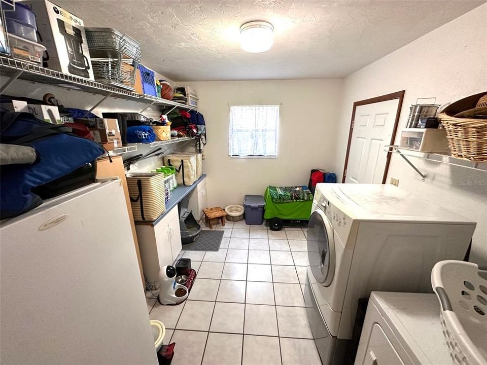 Vendido Recientemente: $349,900 (3 camas, 2 baños, 1712 Pies cuadrados)