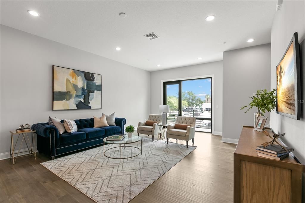 Recently Sold: $1,025,000 (3 beds, 3 baths, 1972 Square Feet)