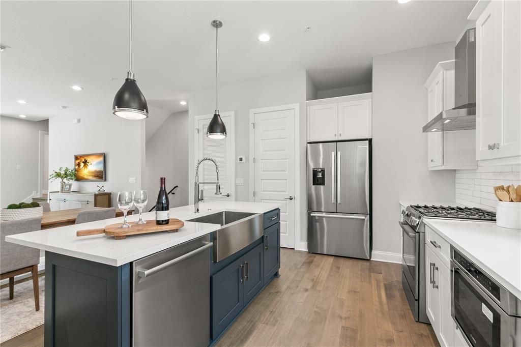 Recently Sold: $1,025,000 (3 beds, 3 baths, 1972 Square Feet)