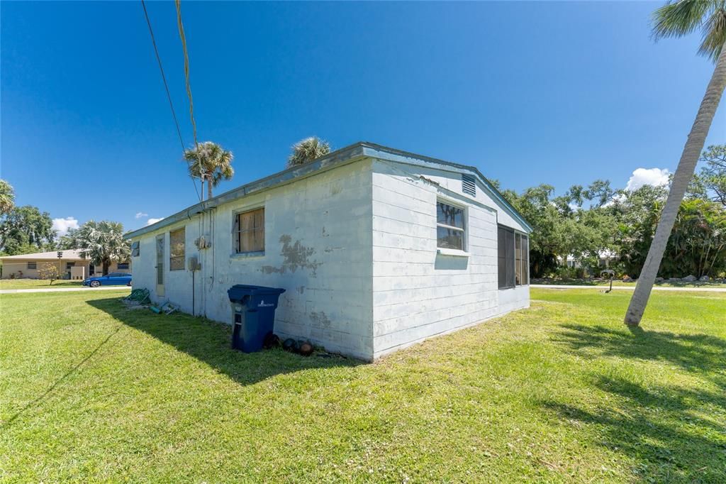 Recently Sold: $199,900 (2 beds, 1 baths, 850 Square Feet)