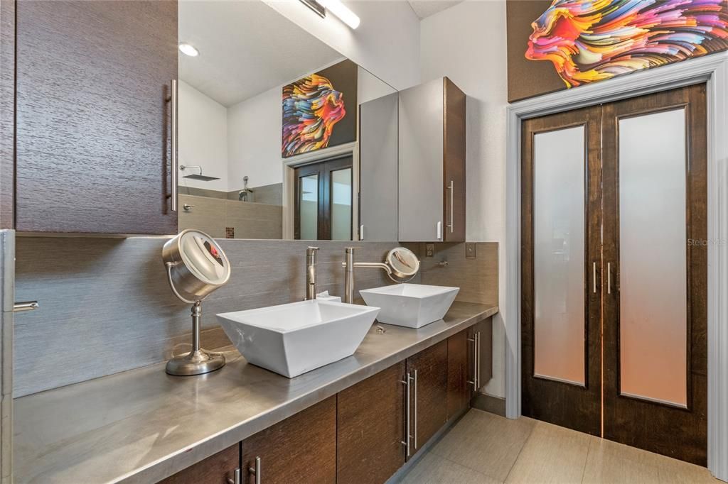 Recently Sold: $639,000 (4 beds, 2 baths, 2544 Square Feet)