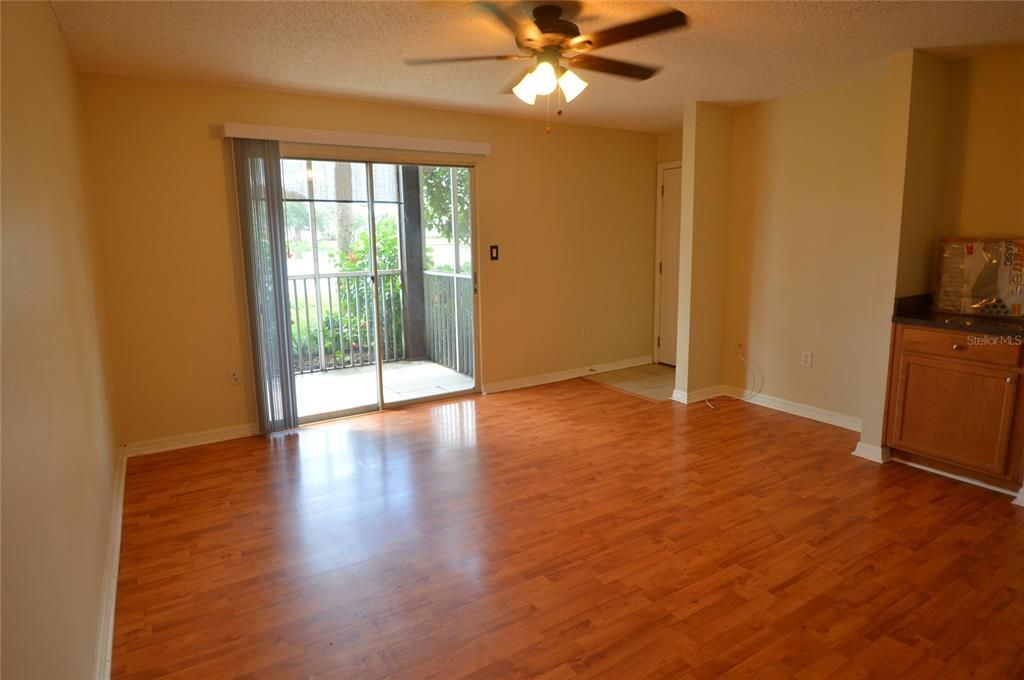 Recently Rented: $1,600 (2 beds, 2 baths, 916 Square Feet)