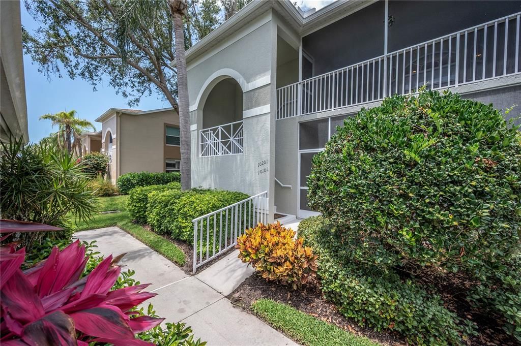 Recently Sold: $539,900 (2 beds, 2 baths, 1556 Square Feet)