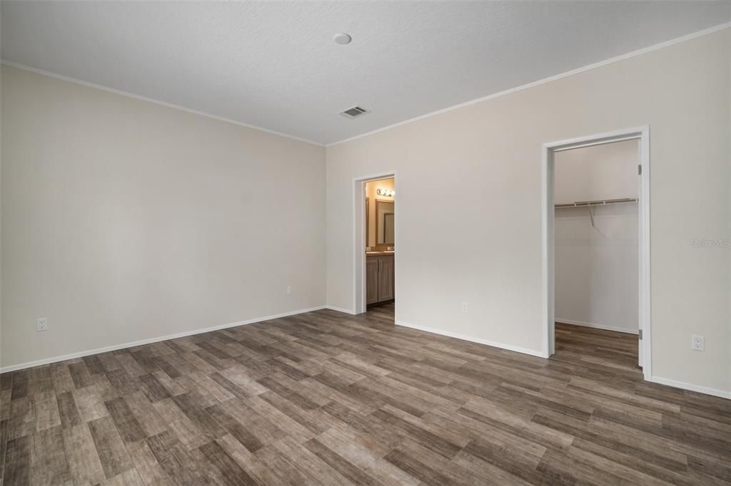 Active With Contract: $380,000 (3 beds, 2 baths, 1500 Square Feet)