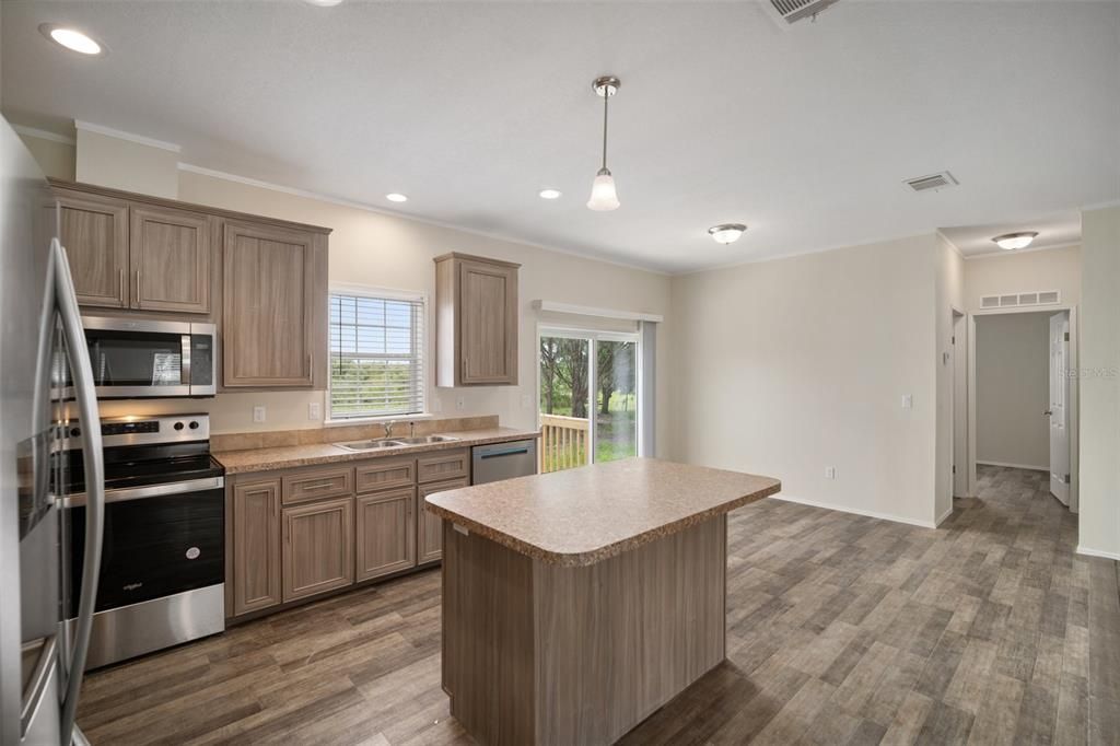 Active With Contract: $380,000 (3 beds, 2 baths, 1500 Square Feet)