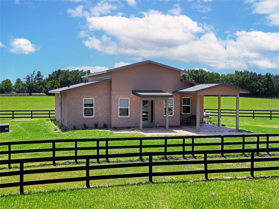 Недавно продано: $1,600,000 (3 спален, 2 ванн, 1416 Квадратных фут)