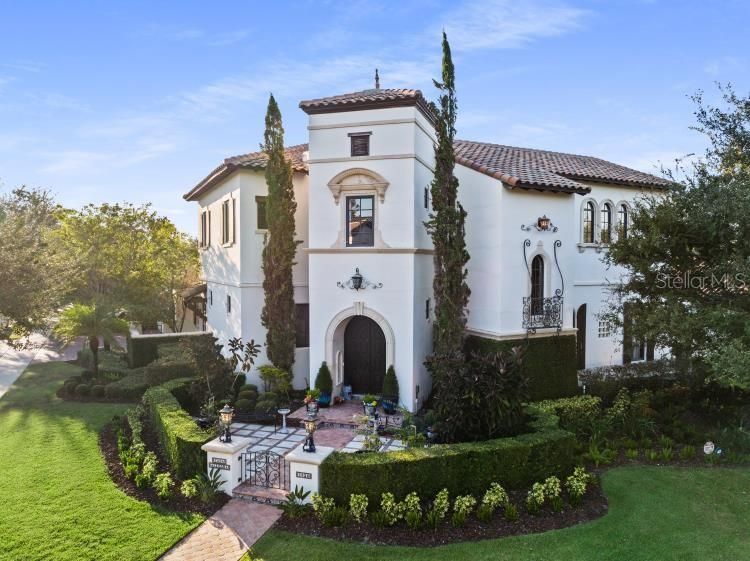 Recently Rented: $17,500 (6 beds, 4 baths, 4522 Square Feet)