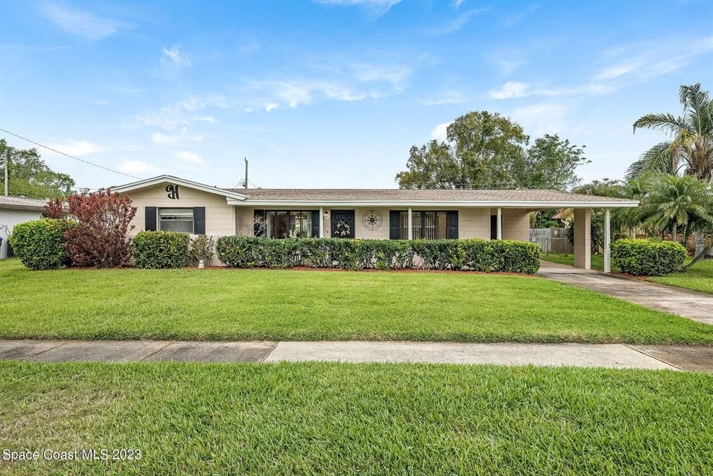 Recently Sold: $249,900 (3 beds, 2 baths, 1372 Square Feet)