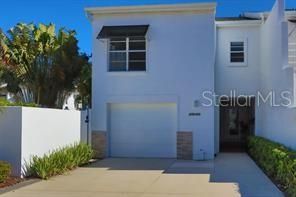 Recently Rented: $3,995 (3 beds, 2 baths, 1954 Square Feet)