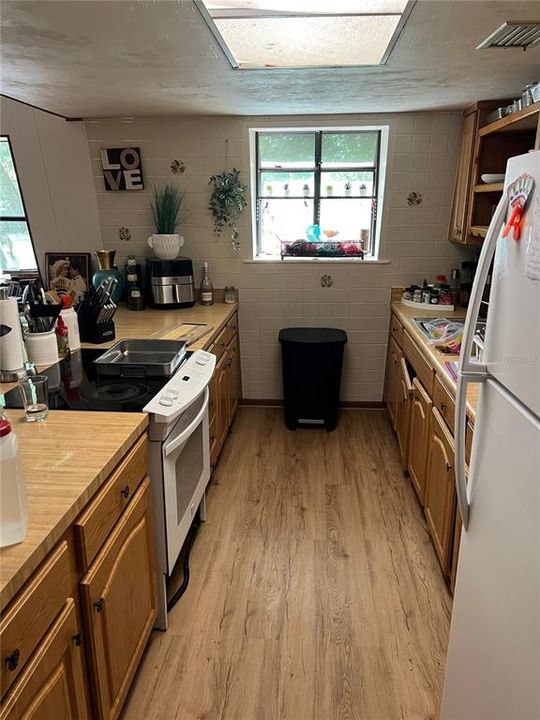 Recently Sold: $250,000 (2 beds, 1 baths, 1200 Square Feet)