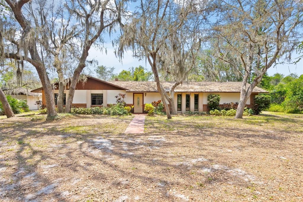 Recently Sold: $522,000 (4 beds, 2 baths, 2201 Square Feet)