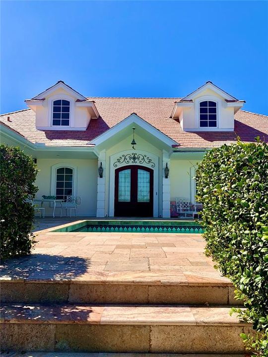 Recently Sold: $12,000,000 (3 beds, 3 baths, 3714 Square Feet)