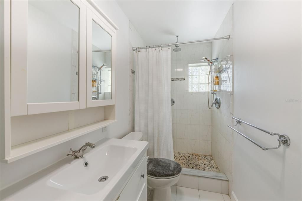 Недавно арендовано: $7,250 (4 спален, 2 ванн, 2141 Квадратных фут)
