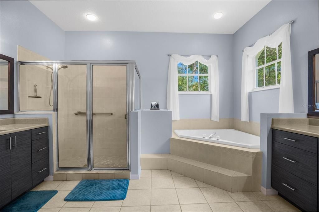 最近售出: $795,000 (3 贝兹, 2 浴室, 2507 平方英尺)