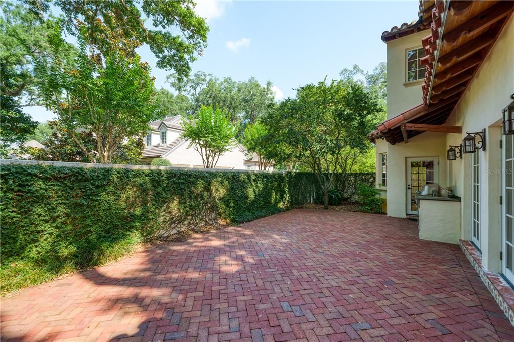 Recently Sold: $1,800,000 (3 beds, 3 baths, 4658 Square Feet)