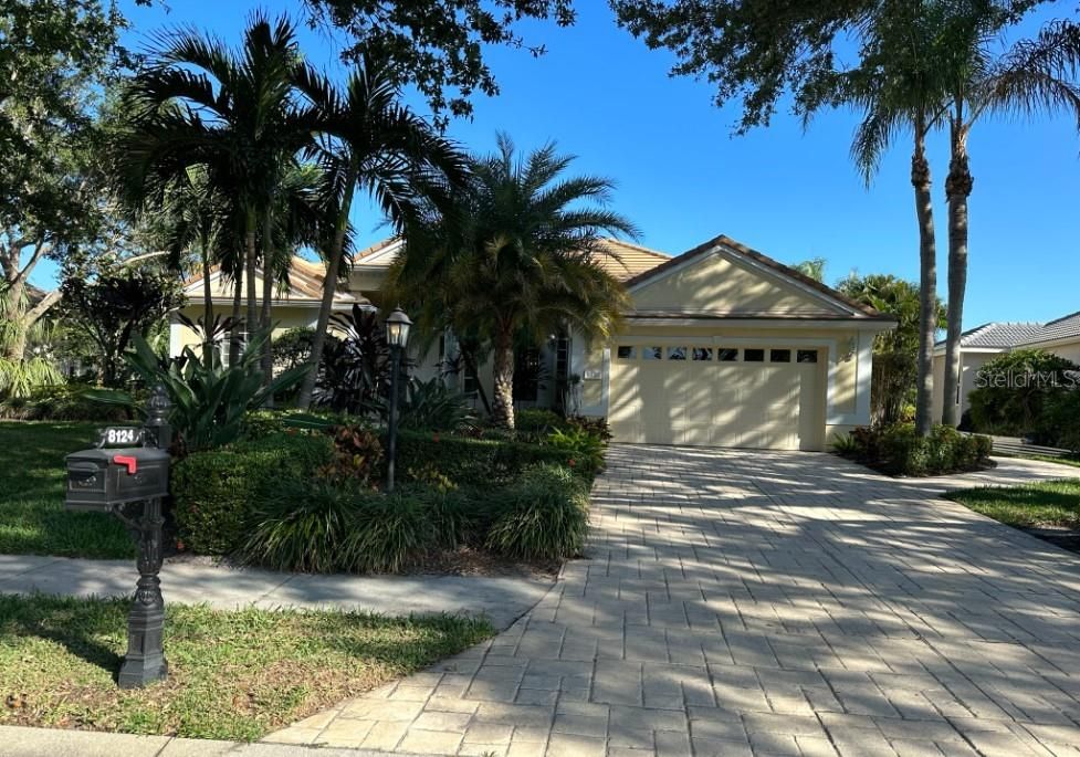 Recently Sold: $1,100,000 (3 beds, 3 baths, 2670 Square Feet)