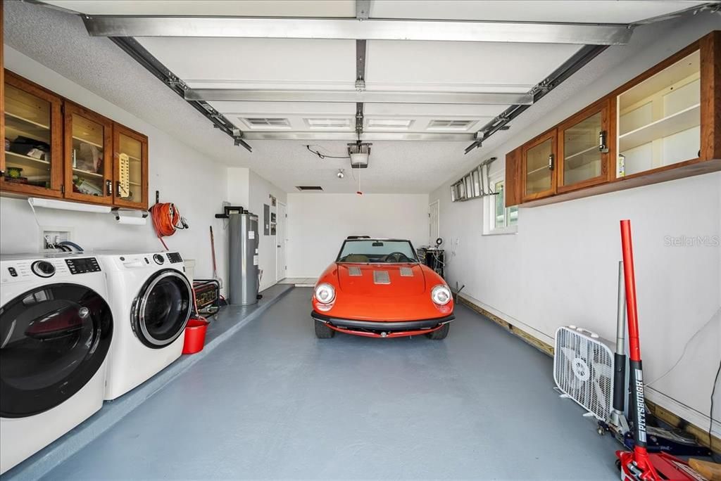 garage with laundry area