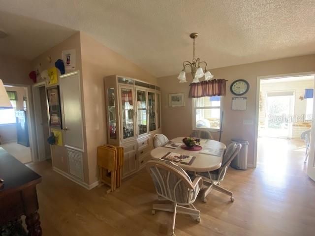 Recently Sold: $295,000 (2 beds, 2 baths, 1572 Square Feet)