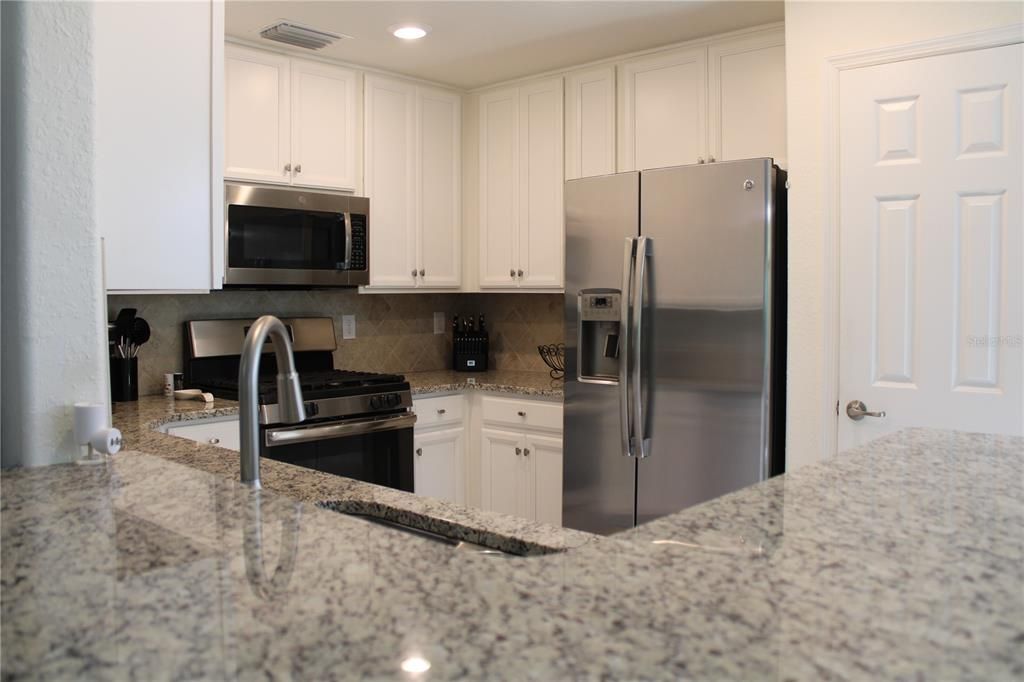 For Rent: $6,995 (3 beds, 2 baths, 1741 Square Feet)