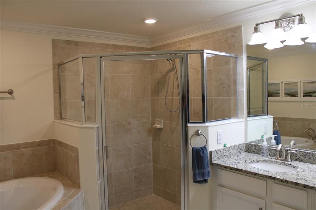 For Rent: $6,995 (3 beds, 2 baths, 1741 Square Feet)