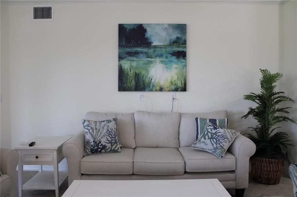 For Rent: $6,995 (3 beds, 2 baths, 1741 Square Feet)