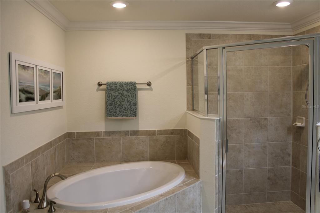 For Rent: $6,995 (3 beds, 2 baths, 1741 Square Feet)