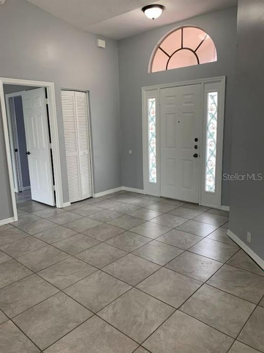 Recently Rented: $1,895 (3 beds, 2 baths, 1577 Square Feet)