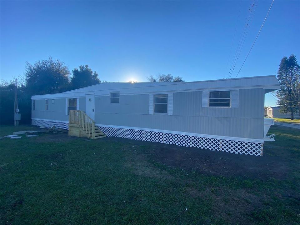Recently Rented: $995 (2 beds, 1 baths, 732 Square Feet)
