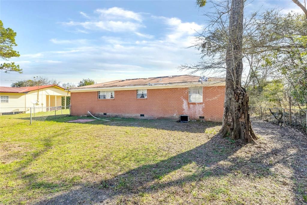 Recently Sold: $74,950 (3 beds, 1 baths, 1254 Square Feet)