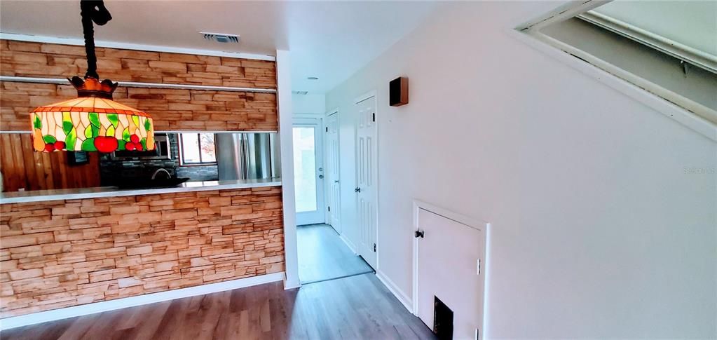 Active With Contract: $169,777 (1 beds, 1 baths, 757 Square Feet)