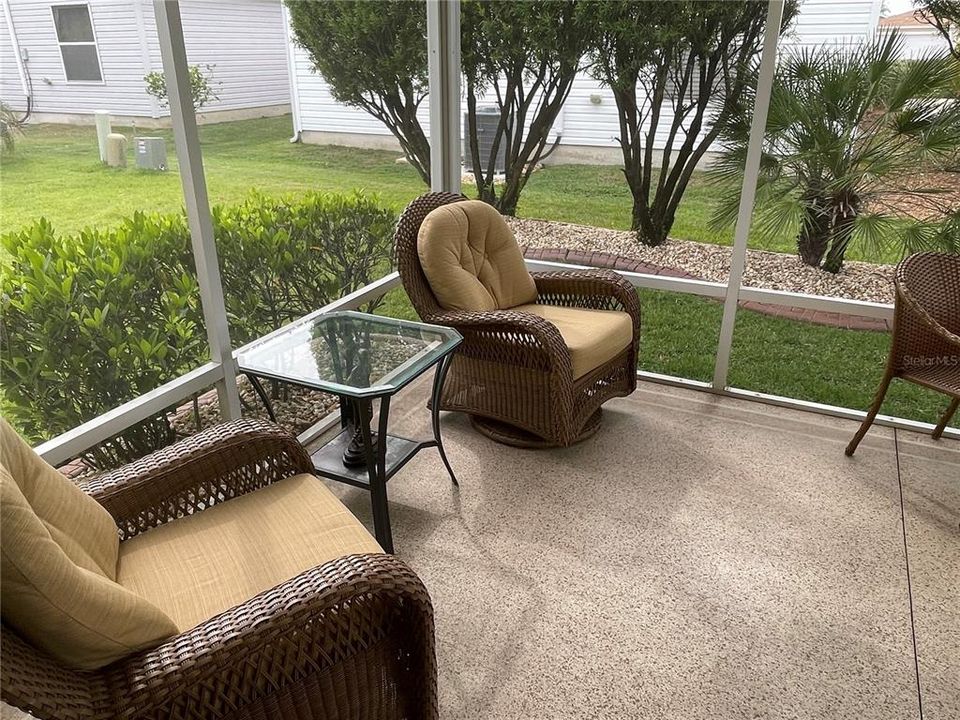 Lovely Screened Lanai