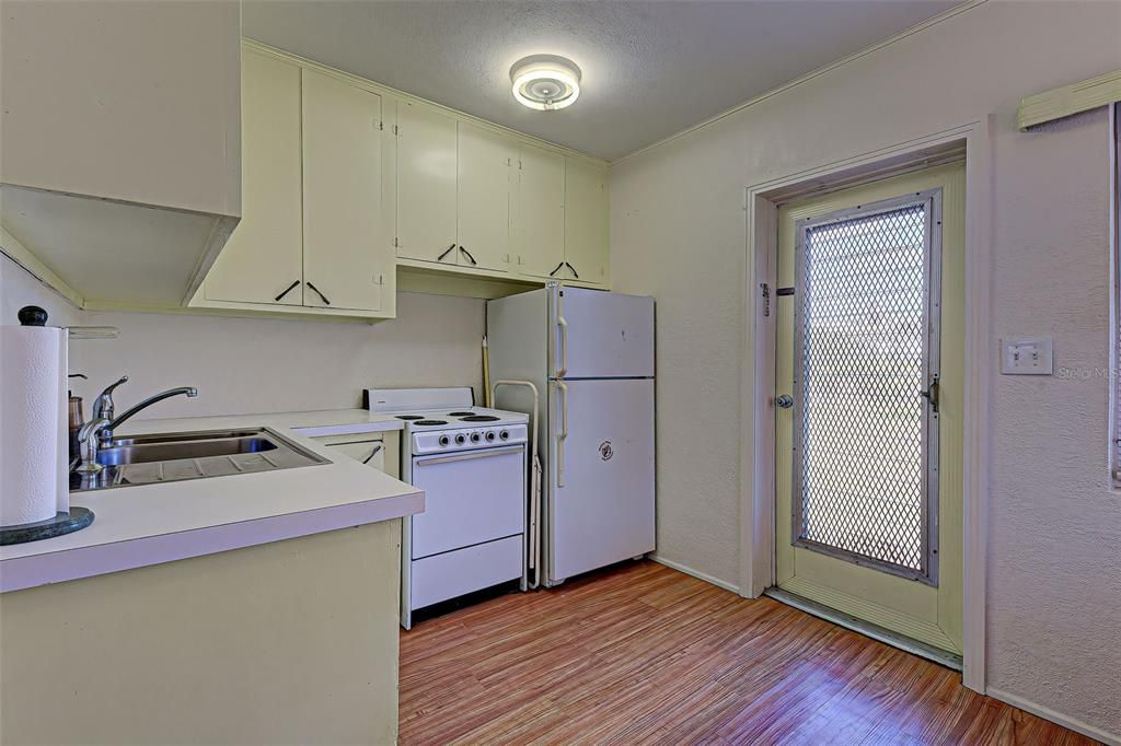 Recently Sold: $370,000 (1 beds, 1 baths, 640 Square Feet)