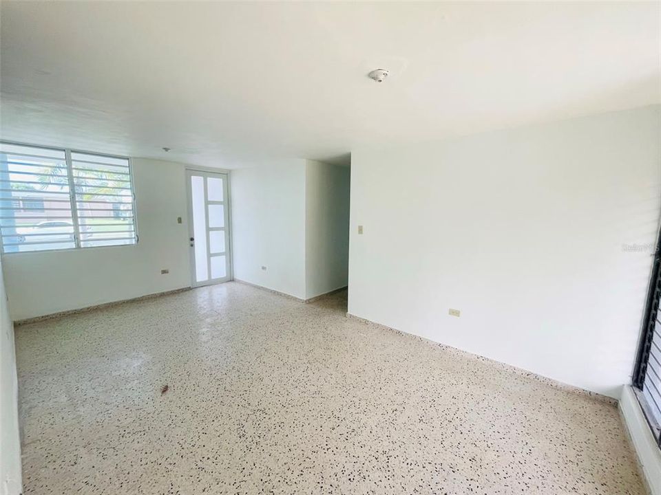 Vendido Recientemente: $268,000 (3 camas, 2 baños, 0 Pies cuadrados)