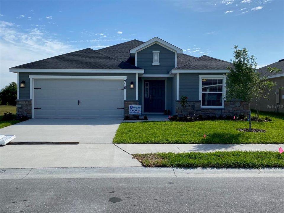 Vendido Recientemente: $370,792 (4 camas, 2 baños, 2005 Pies cuadrados)