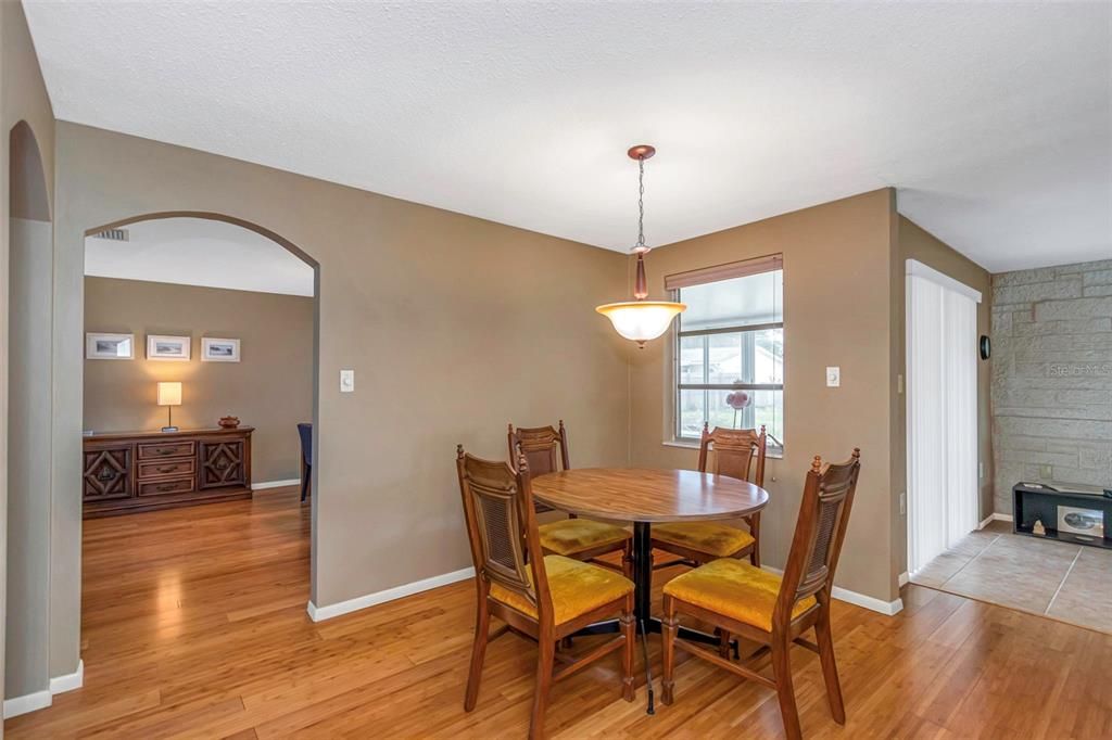 Recently Sold: $224,900 (2 beds, 2 baths, 1393 Square Feet)