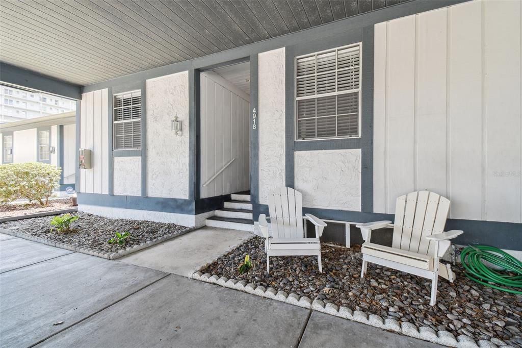 Recently Sold: $230,000 (2 beds, 2 baths, 990 Square Feet)