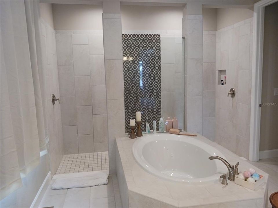 最近租的: $5,000 (5 贝兹, 4 浴室, 3461 平方英尺)