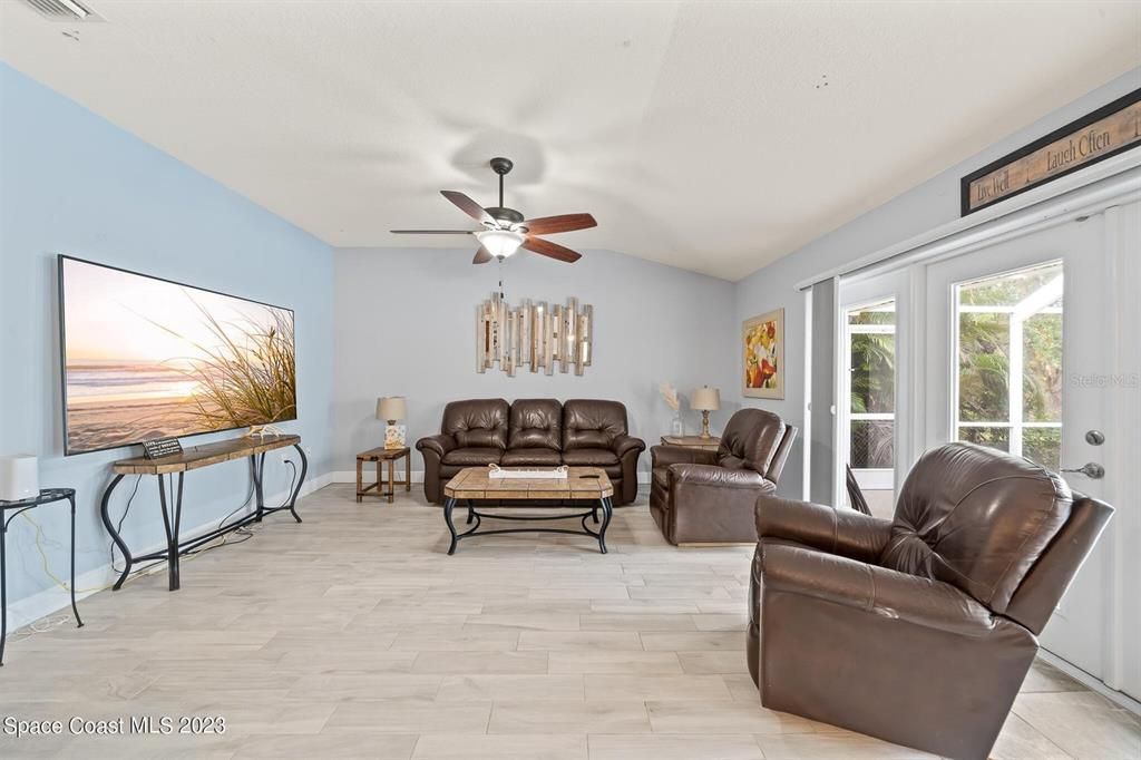 Recently Sold: $550,000 (3 beds, 2 baths, 2693 Square Feet)