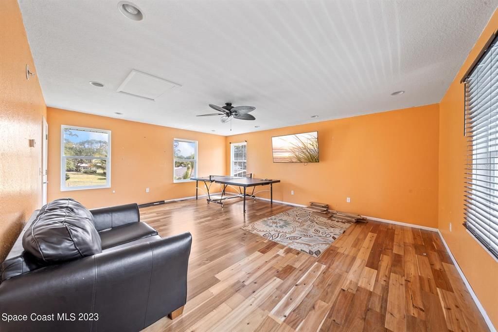 Recently Sold: $550,000 (3 beds, 2 baths, 2693 Square Feet)