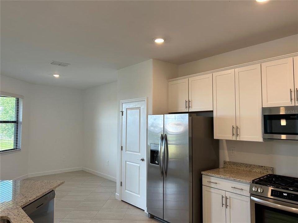 Active With Contract: $3,850 (4 beds, 2 baths, 2244 Square Feet)