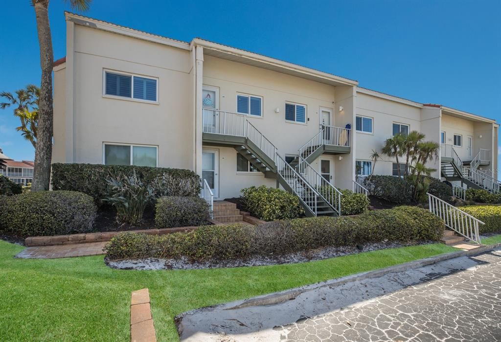 Recently Sold: $1,110,000 (2 beds, 2 baths, 1170 Square Feet)