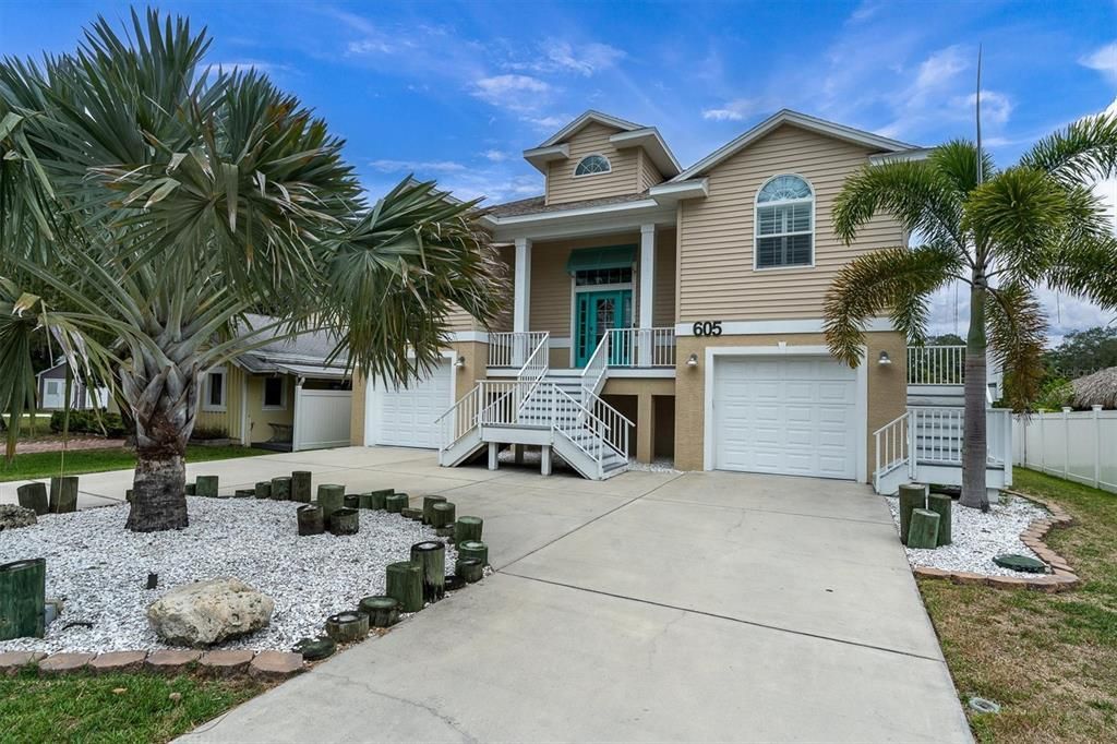 Recently Sold: $1,199,999 (3 beds, 2 baths, 1752 Square Feet)