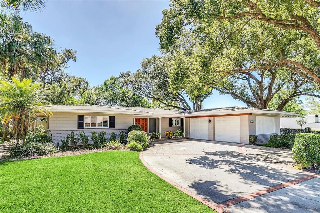 Recently Sold: $625,000 (3 beds, 2 baths, 2059 Square Feet)