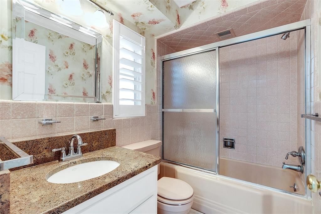 最近售出: $625,000 (3 贝兹, 2 浴室, 2059 平方英尺)