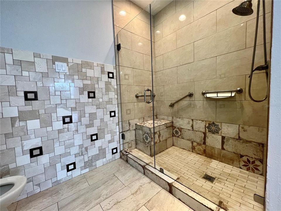 最近售出: $459,900 (2 贝兹, 2 浴室, 1564 平方英尺)