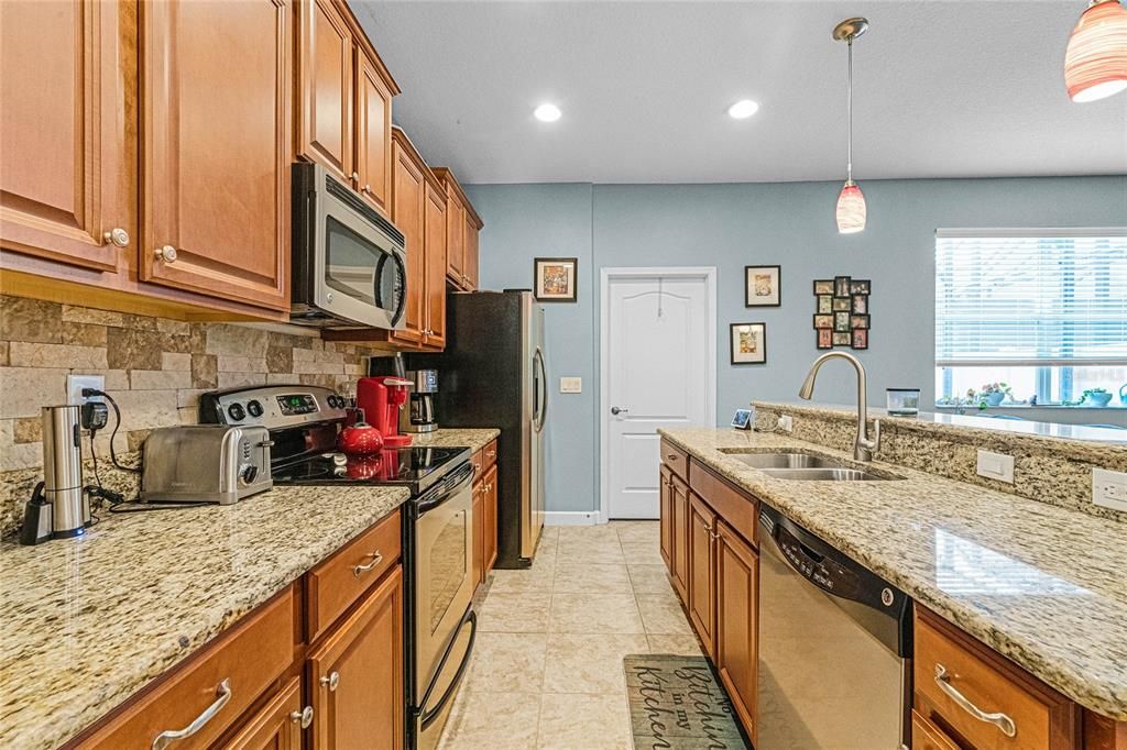 Recently Sold: $430,000 (4 beds, 2 baths, 2143 Square Feet)