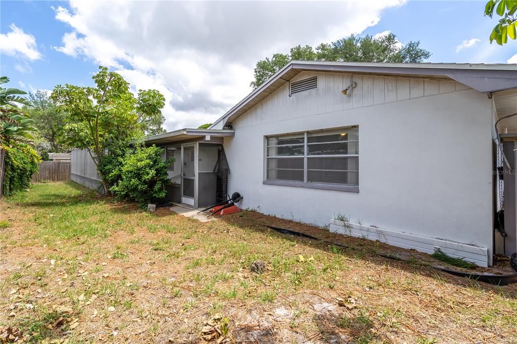 Recently Sold: $430,000 (3 beds, 2 baths, 1579 Square Feet)