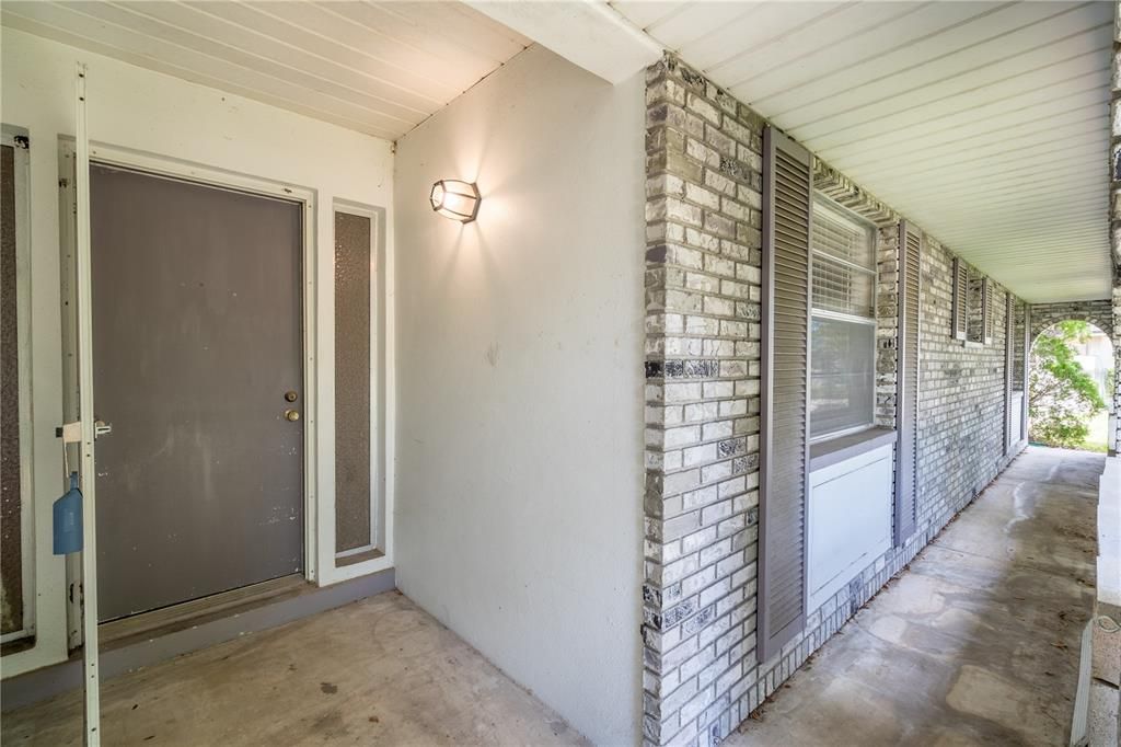 Recently Sold: $430,000 (3 beds, 2 baths, 1579 Square Feet)